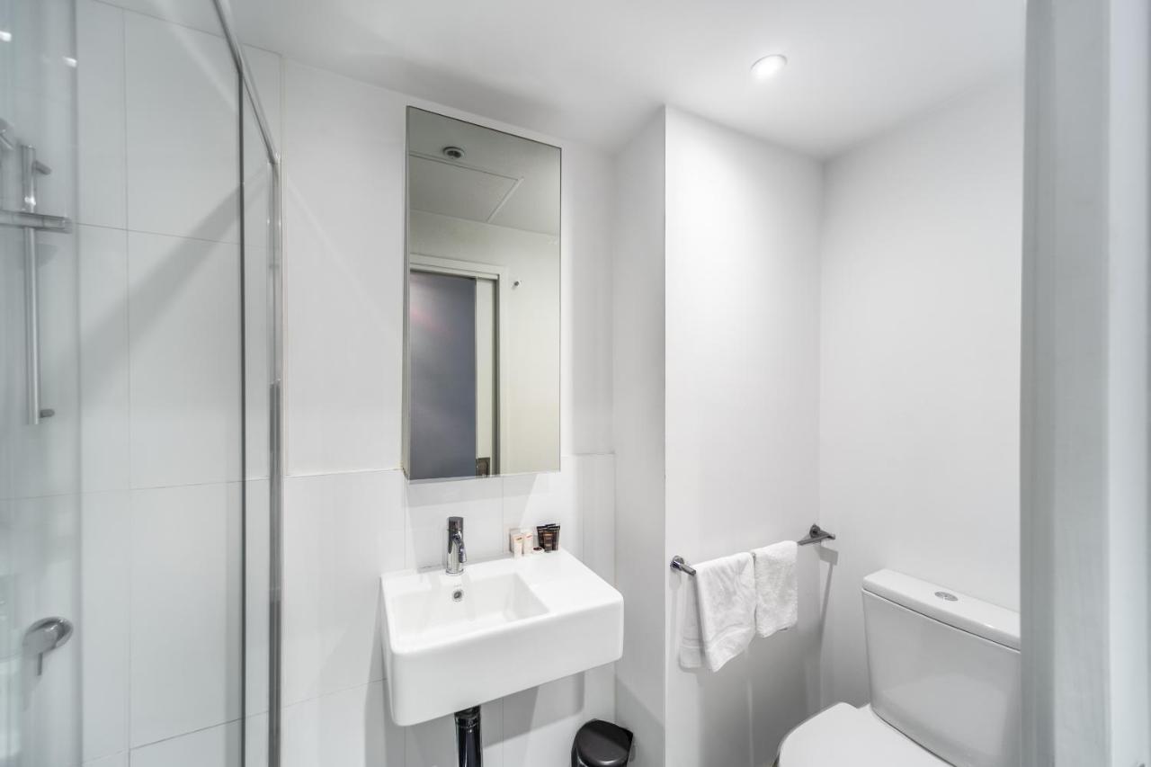 Aura2107, 2 Bedroom Apartment With Balcony, Stunning Yarra River And City Views Melbourne Esterno foto