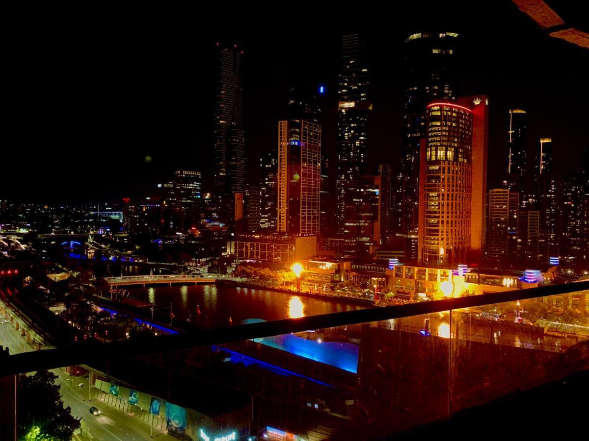 Aura2107, 2 Bedroom Apartment With Balcony, Stunning Yarra River And City Views Melbourne Esterno foto