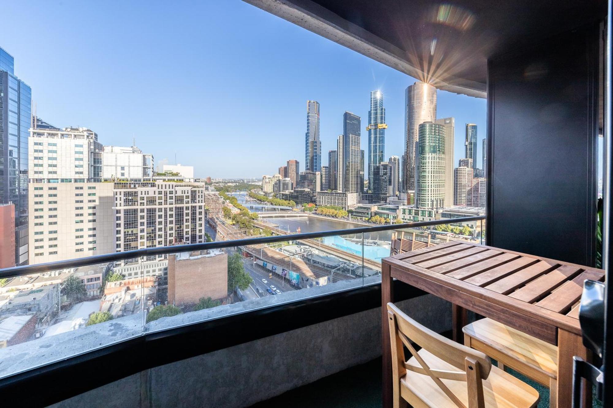 Aura2107, 2 Bedroom Apartment With Balcony, Stunning Yarra River And City Views Melbourne Esterno foto